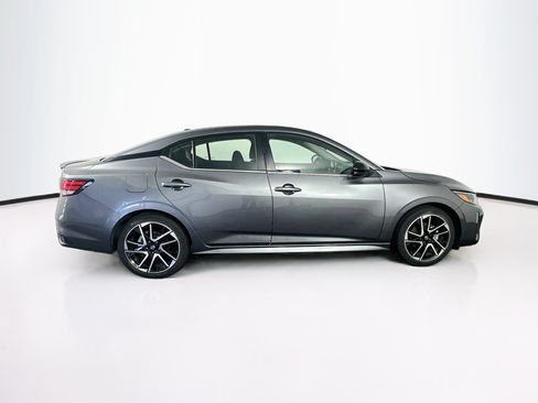 Used 2025 Nissan Sentra SR FWD image 10