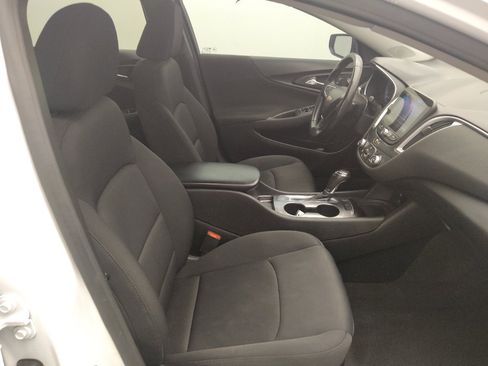 Used 2020 Chevrolet Malibu RS FWD image 21
