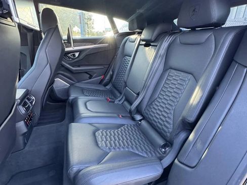 Used 2019 Lamborghini Urus AWD/4WD image 16