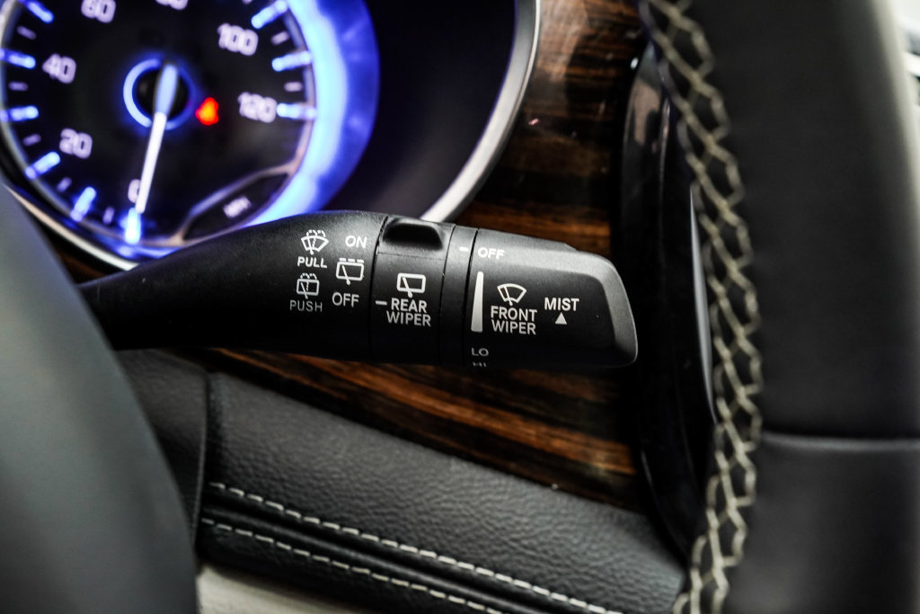 Used 2023 Chrysler Pacifica Limited FWD image 39