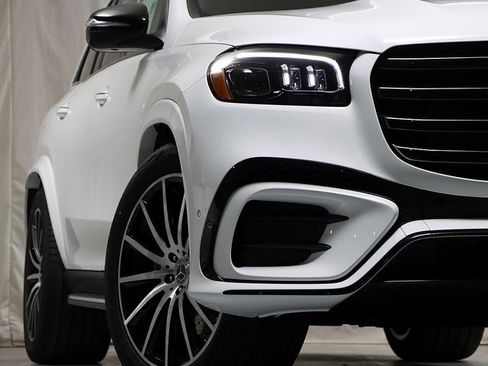New 2026 Mercedes-Benz GLS 580 4MATIC image 4