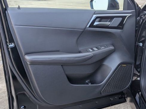 New 2026 Mitsubishi Outlander SE image 10