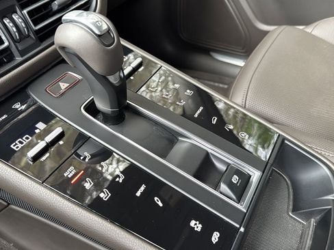 Certified 2025 Porsche Macan S image 14