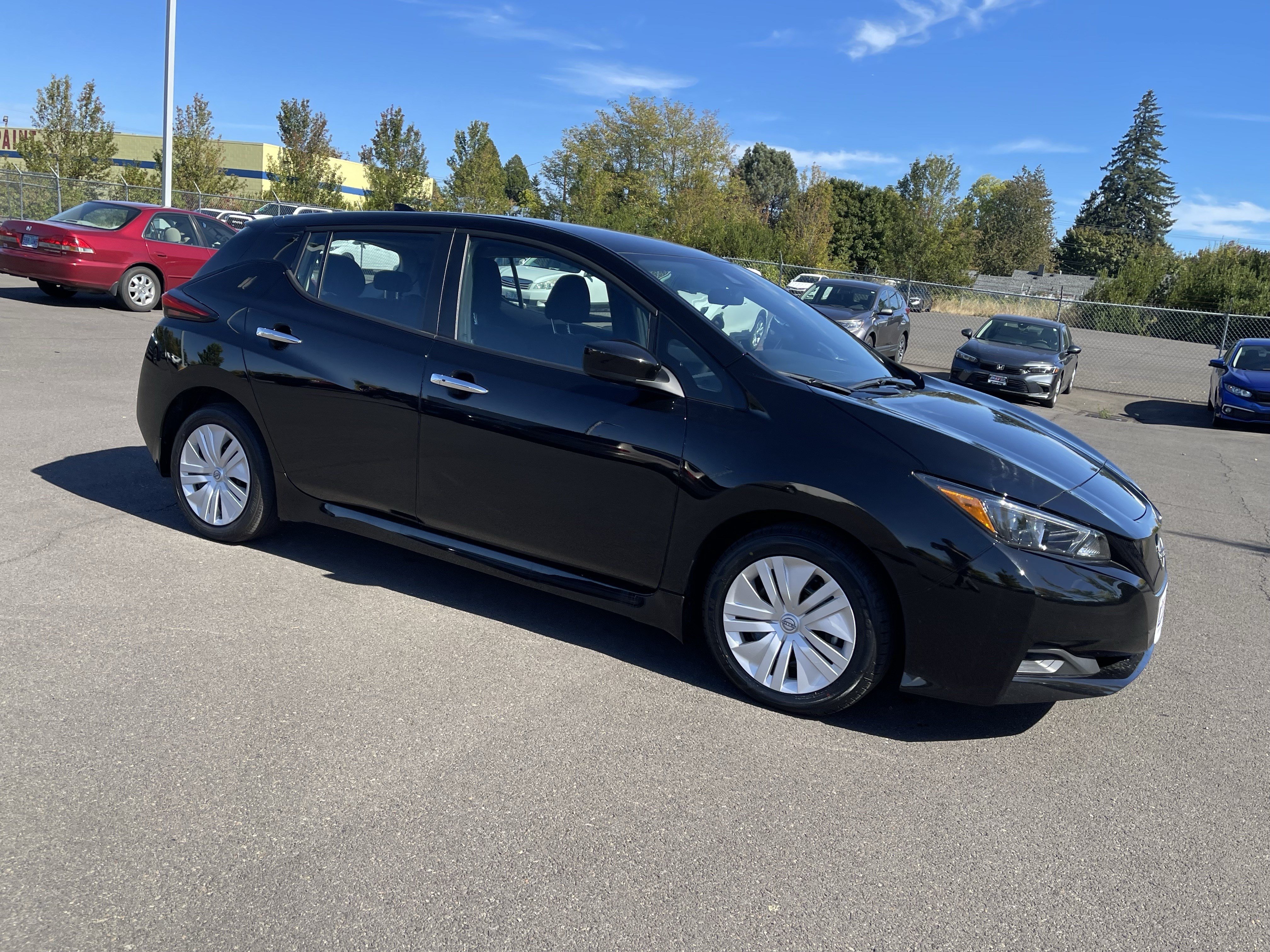 Used 2025 Nissan Leaf S FWD image 7
