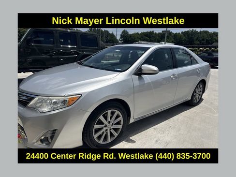 Used 2014 Toyota Camry XLE FWD image 1