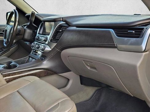 Used 2016 Chevrolet Suburban LT w/ Luxury Package image 18