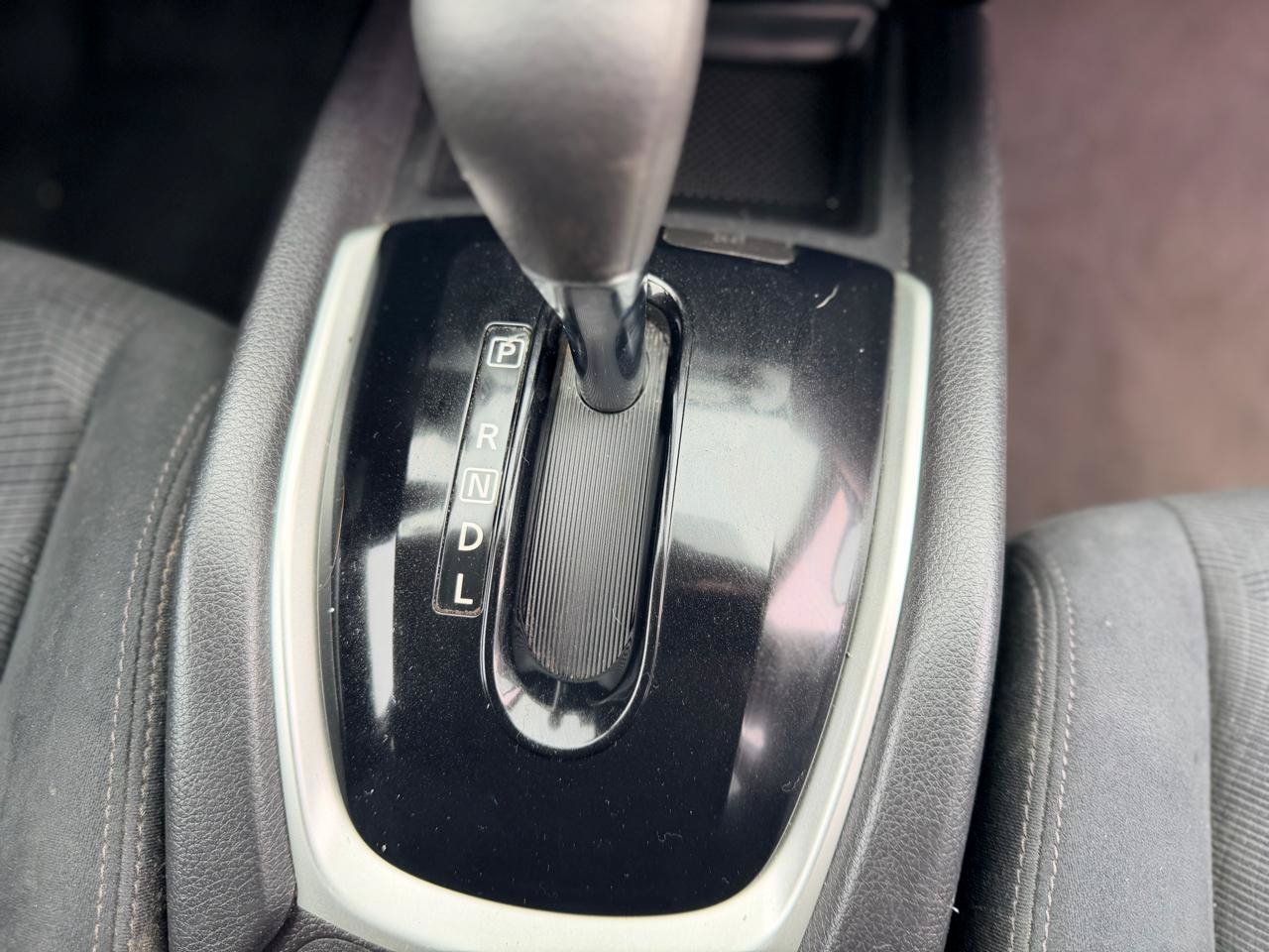 Used 2014 Nissan Rogue SV FWD image 26