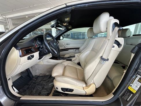 Used 2010 BMW 328i Convertible RWD image 10