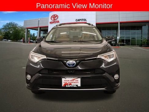 Used 2017 Toyota RAV4 Limited image 7