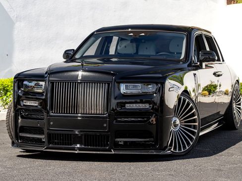 Used 2023 Rolls-Royce Phantom Sedan w/ The Phantom Package RWD image 1