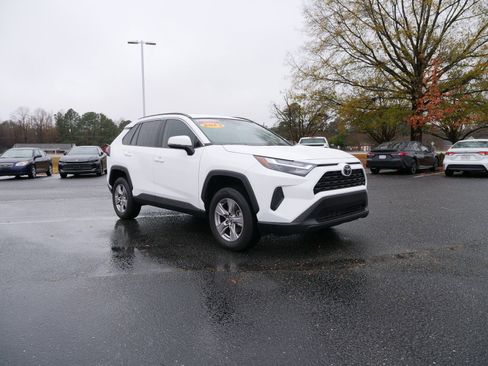 Used 2023 Toyota RAV4 XLE image 1