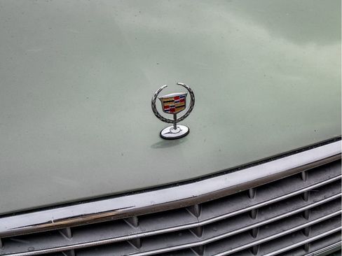 Used 2005 Cadillac De Ville w/ Equipment Group image 8