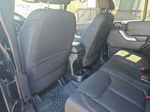 Used 2014 Jeep Wrangler Unlimited Sahara w/ Max Tow Package AWD/4WD image 21