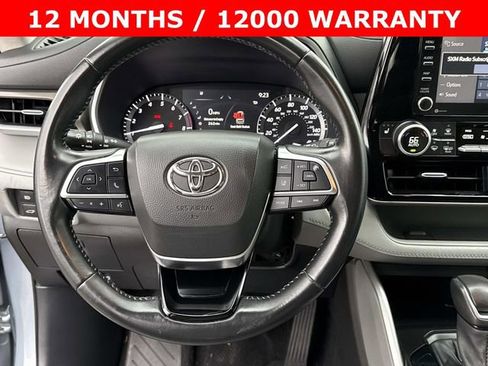 Used 2021 Toyota Highlander XLE image 19