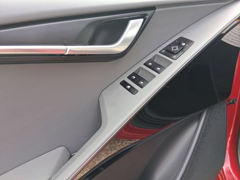 Used 2023 Kia Niro FWD image 8