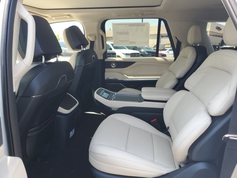 New 2027 Lincoln Navigator L Reserve AWD/4WD image 26