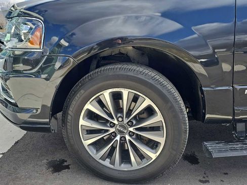 Used 2015 Lincoln Navigator 4WD image 20