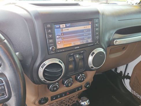 Used 2015 Jeep Wrangler Sahara w/ Connectivity Group image 14