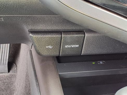 Used 2023 Toyota Camry SE w/ Audio Upgrade Package FWD image 8