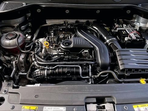 Used 2022 Volkswagen Taos SE image 31