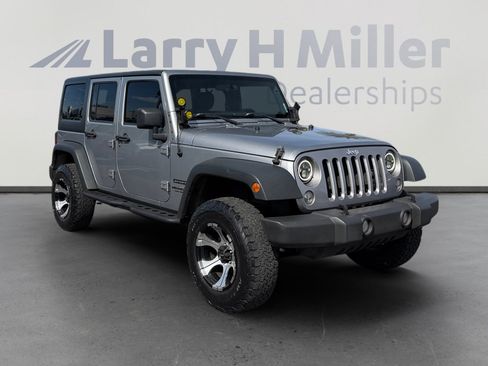 Used 2017 Jeep Wrangler Unlimited Sport w/ Connectivity Group image 7