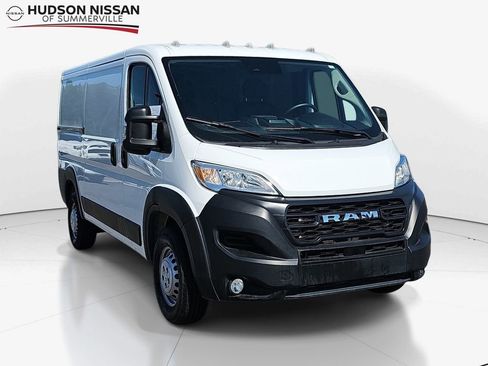 Used 2025 RAM ProMaster 2500 w/ Convenience Group FWD image 1