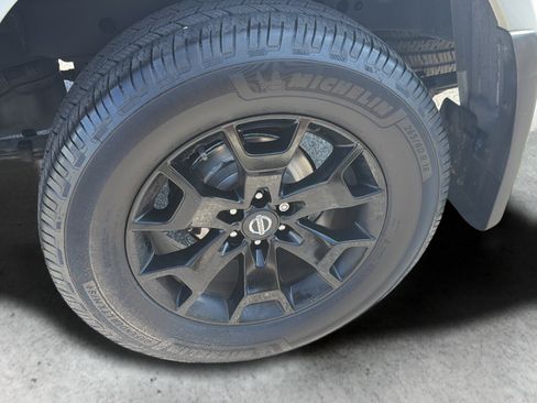 Used 2021 Nissan Frontier SV w/ Midnight Edition Floor Mats AWD/4WD image 51