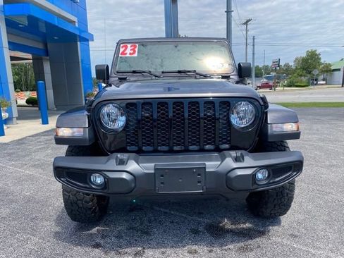 Used 2023 Jeep Gladiator Sport AWD/4WD image 8