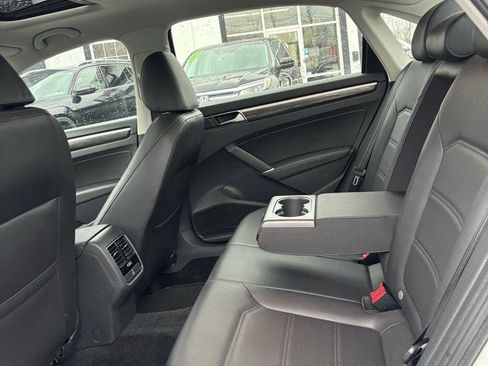 Used 2017 Volkswagen Passat 1.8T SE image 14