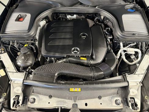 Used 2021 Mercedes-Benz GLC 300 image 11