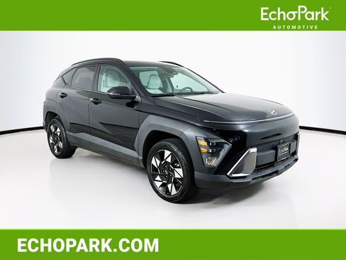 Used 2025 Hyundai Kona SEL image 1
