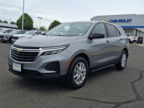 Used 2023 Chevrolet Equinox LS w/ LS Convenience Package FWD image 6