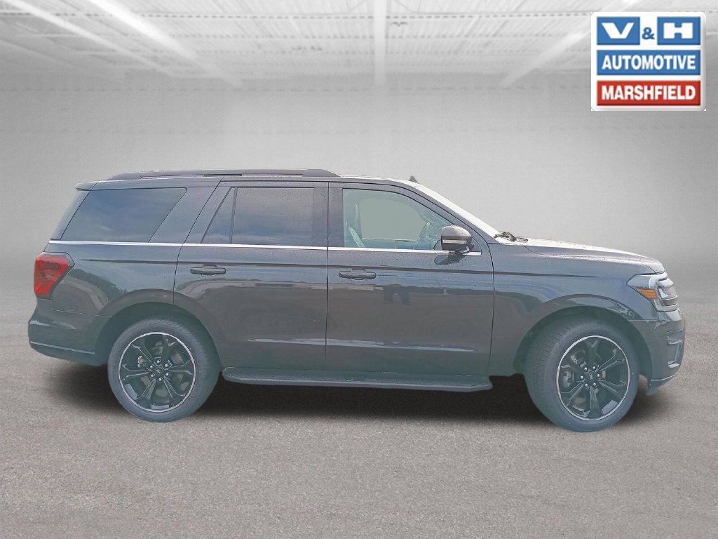 Used 2023 Ford Expedition Limited AWD/4WD image 4