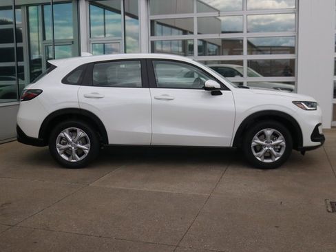 New 2025 Honda HR-V LX image 4