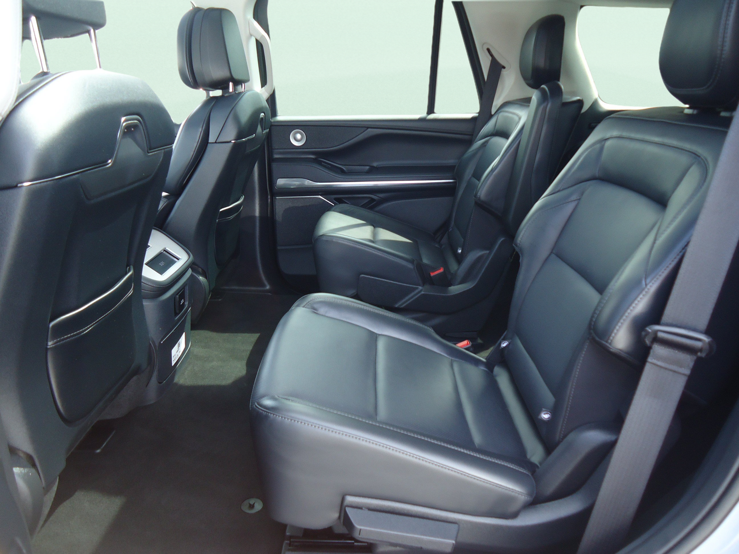 Used 2025 Lincoln Navigator Reserve AWD/4WD image 30