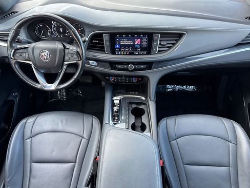 Used 2024 Buick Enclave Premium image 3