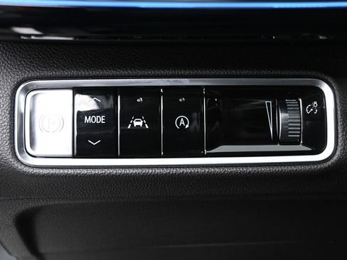 Used 2024 Buick Envision Preferred AWD/4WD image 13