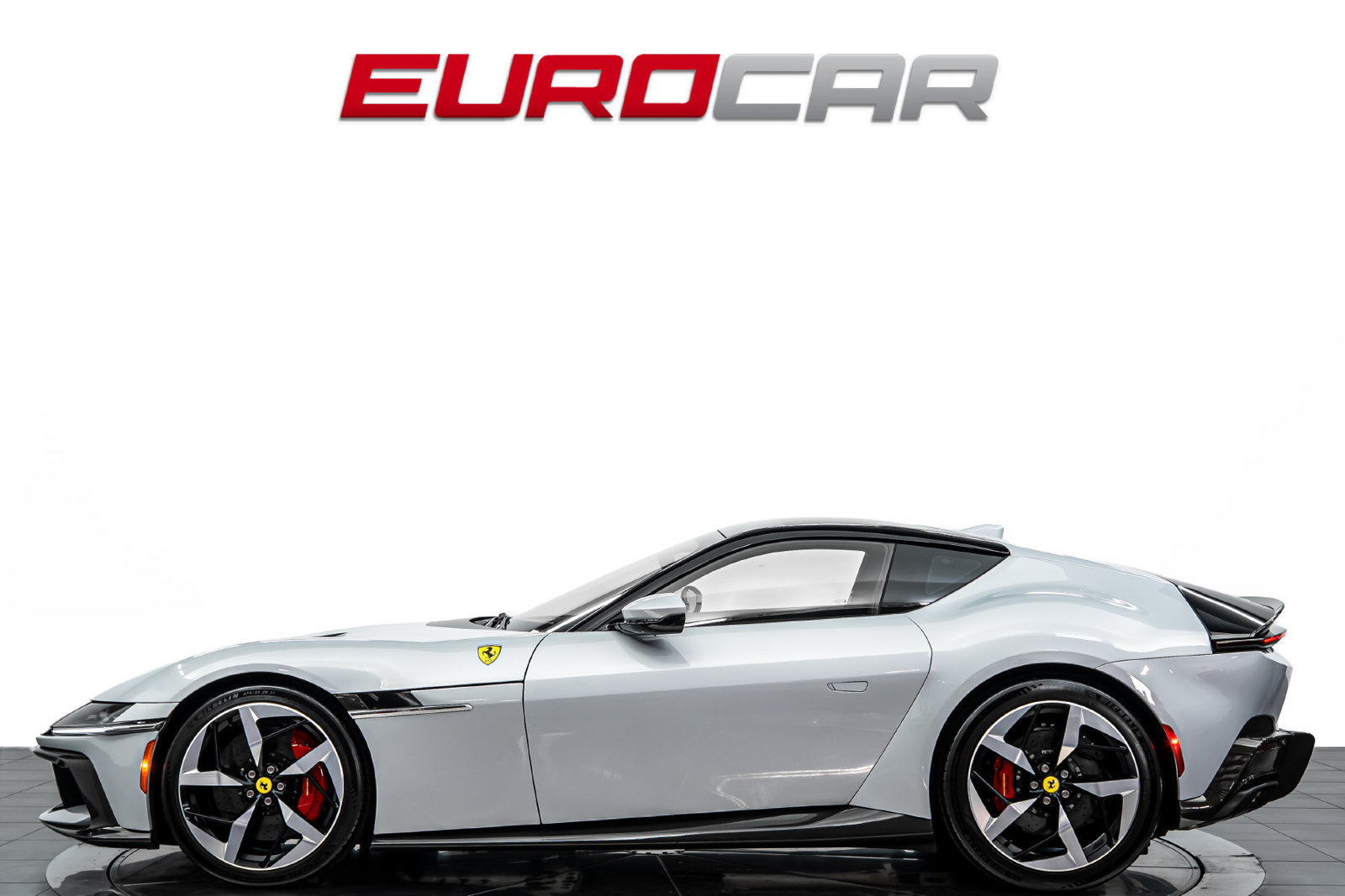 Used 2025 Ferrari 12Cilindri RWD image 2