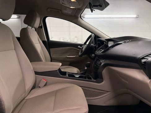 Certified 2017 Ford Escape SE w/ Equipment Group 201A image 28