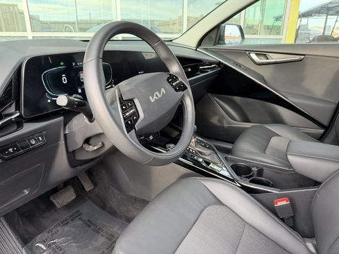 Used 2024 Kia Niro EX image 33