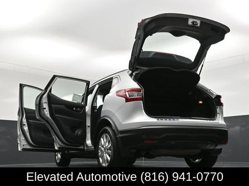Used 2021 Nissan Rogue Sport SV AWD/4WD image 36