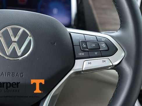 Used 2025 Volkswagen Atlas SEL Premium R-Line image 62