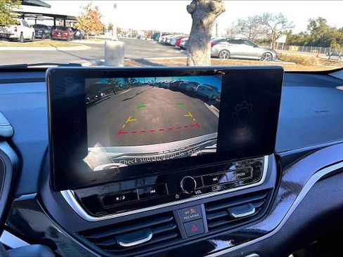 Certified 2024 Nissan Altima 2.5 SR w/ SR Premium Package image 27