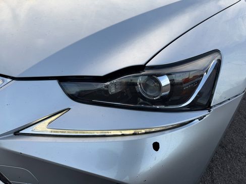 Used 2018 Lexus IS 300 image 12