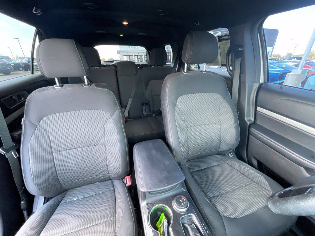 Used 2016 Ford Explorer XLT AWD/4WD image 25