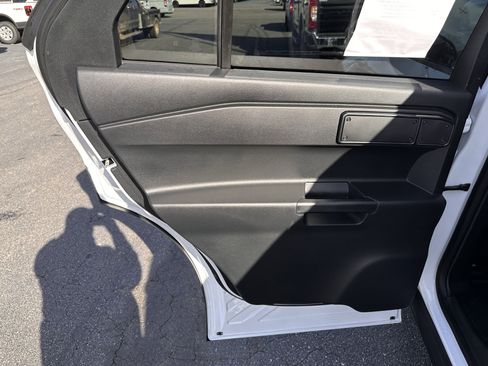 Used 2022 Ford Explorer 4WD Police Interceptor image 11