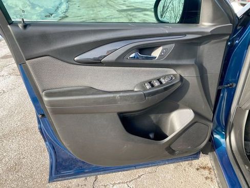 Used 2021 Chevrolet TrailBlazer LS image 19