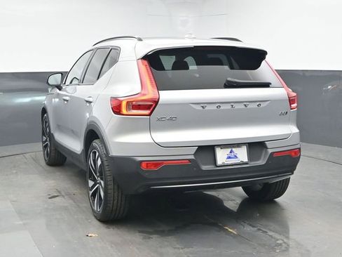 Used 2023 Volvo XC40 B5 Plus w/ Protection Package Premier AWD/4WD image 8
