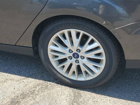 Used 2016 Ford Focus Titanium FWD image 31