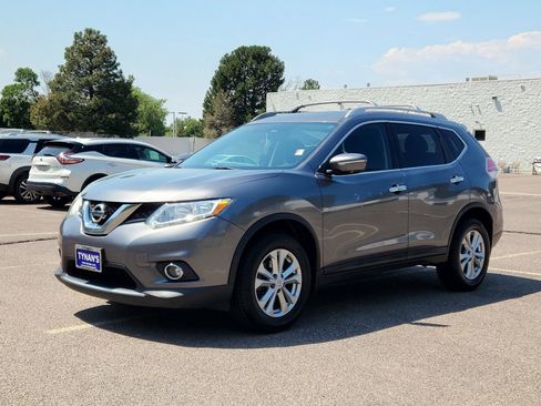 Used 2015 Nissan Rogue SV w/ SV Moonroof Package image 6
